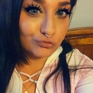 Meet your Posher, Annamaria